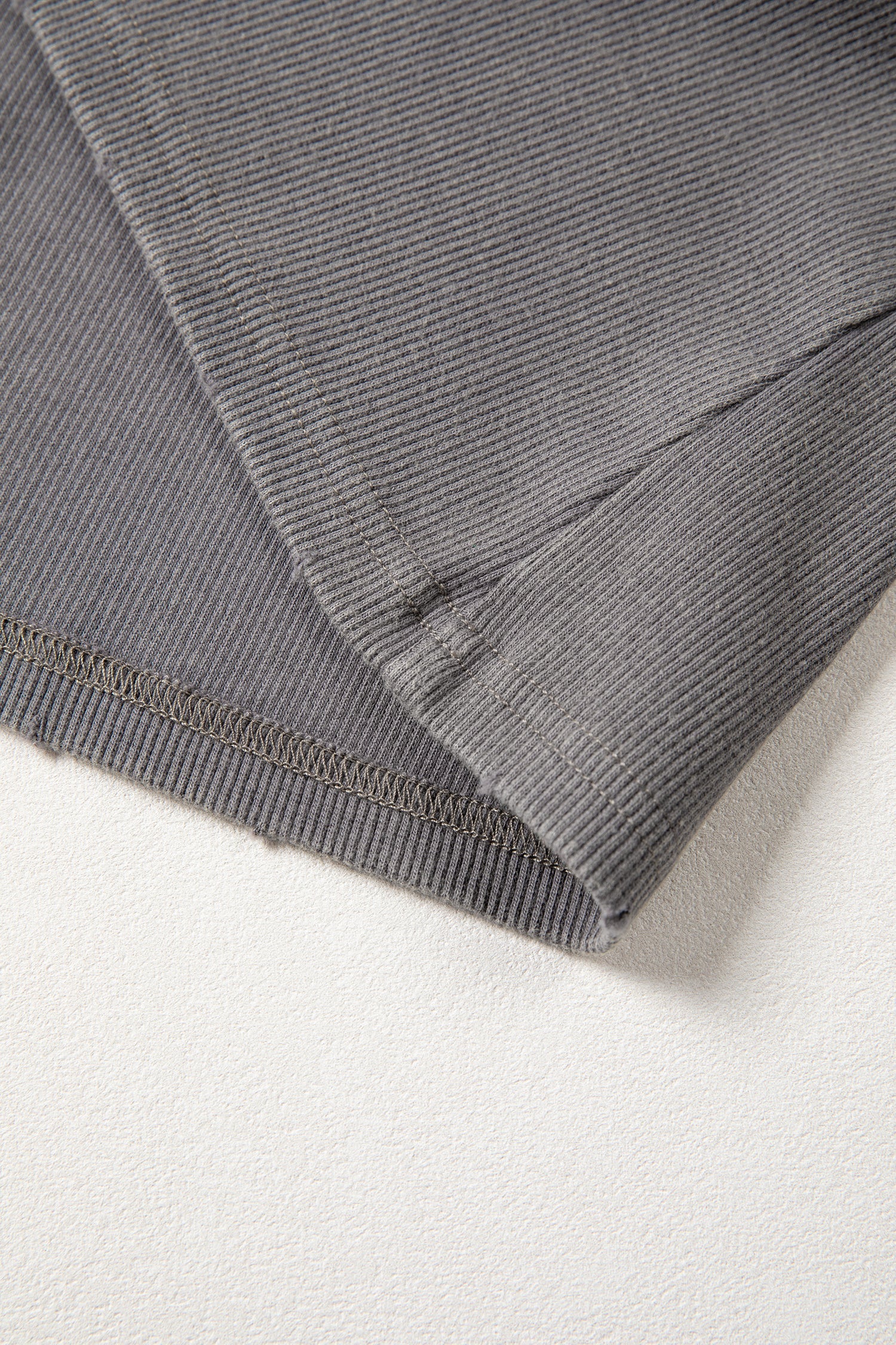 Solid Distressed Ribbed Mineral Wash Tank