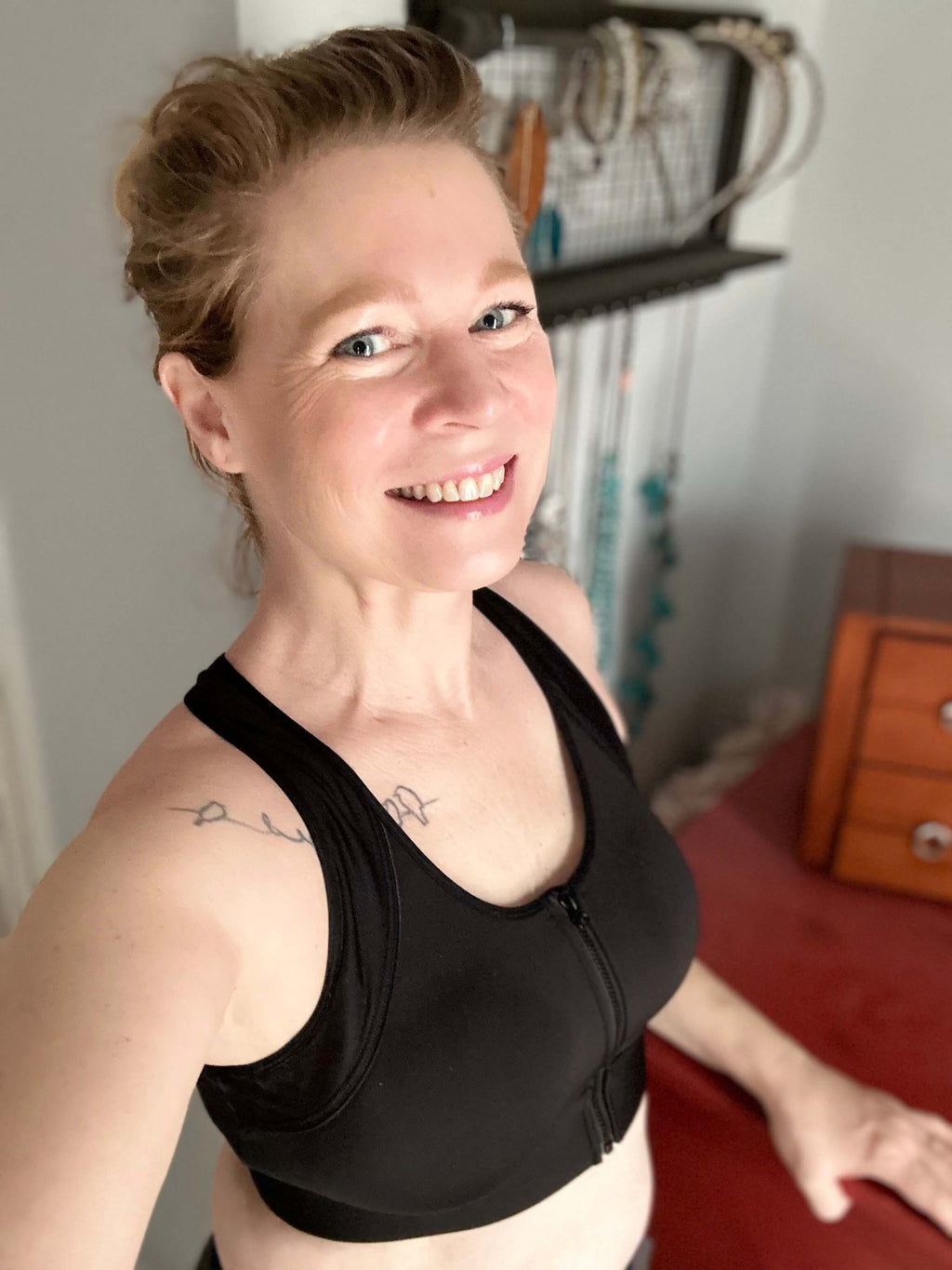 Hero Front‑Closure Sports Bra - Black by Meadow