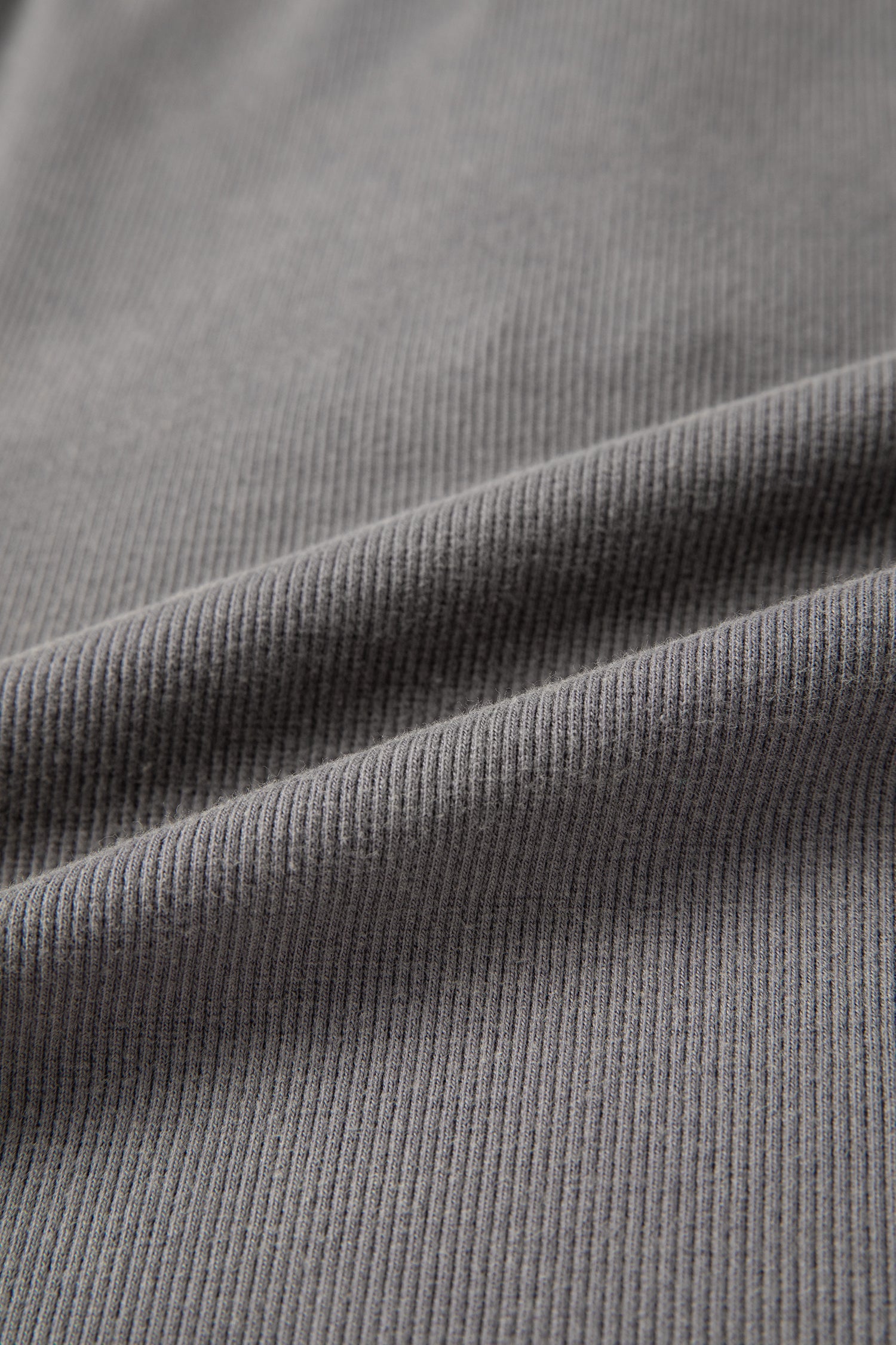 Solid Distressed Ribbed Mineral Wash Tank