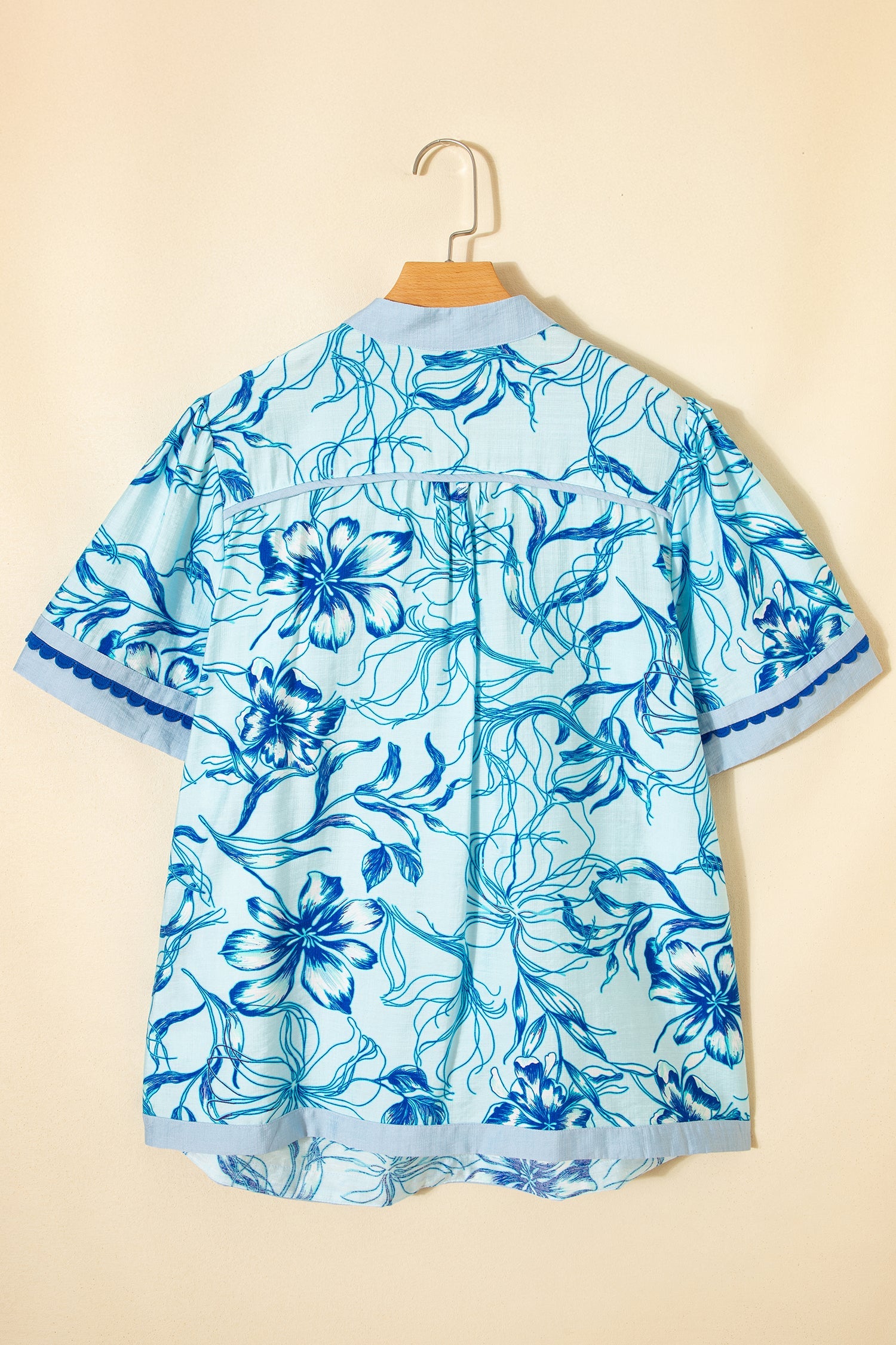 Plus Size Scallop Trim Floral Short Sleeve Blouse