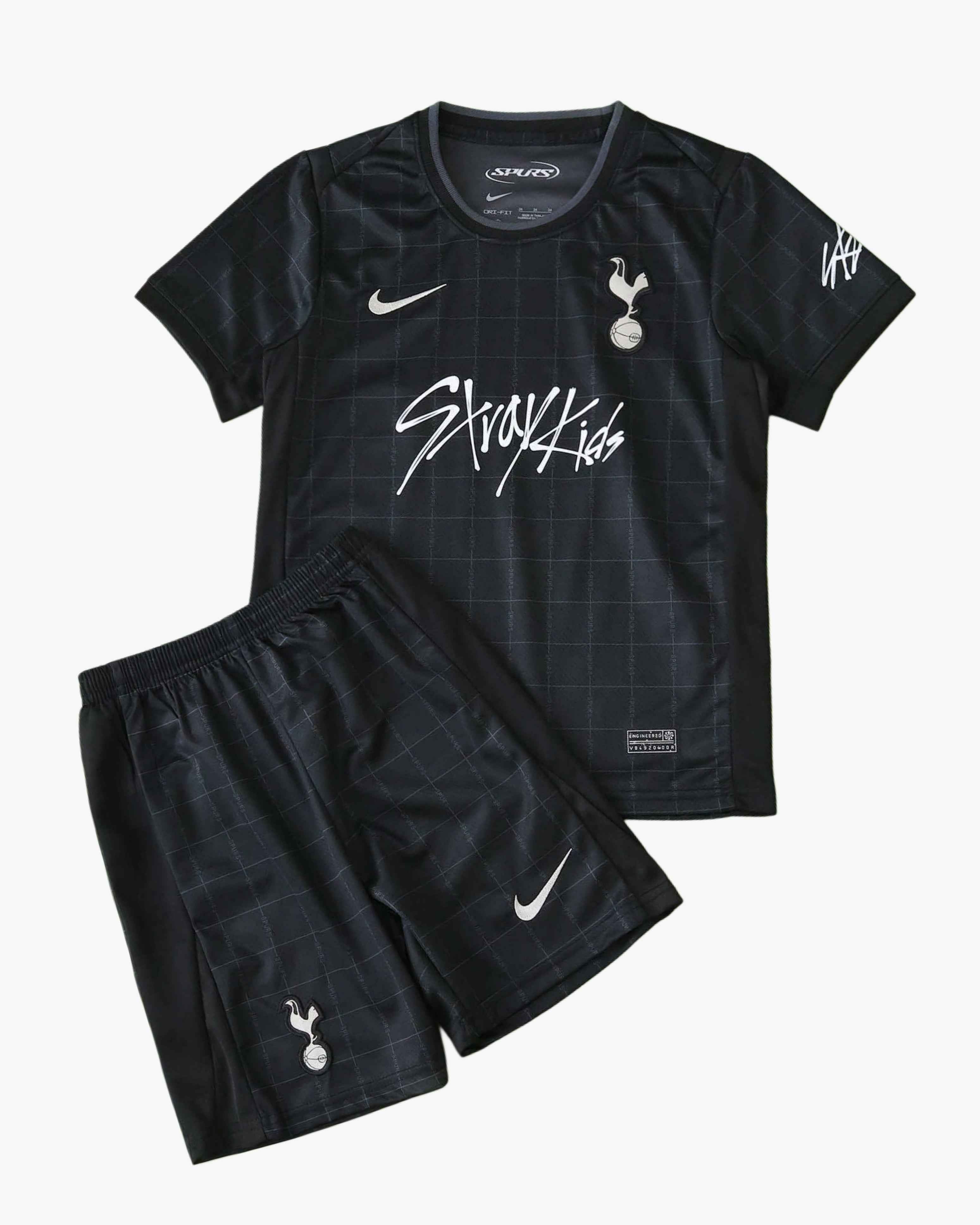 TOTTENHAM HOTSPUR x STRAY KIDS by Footxo